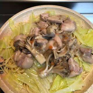 鶏肉とキャベツと舞茸のクリームパスタ^_^